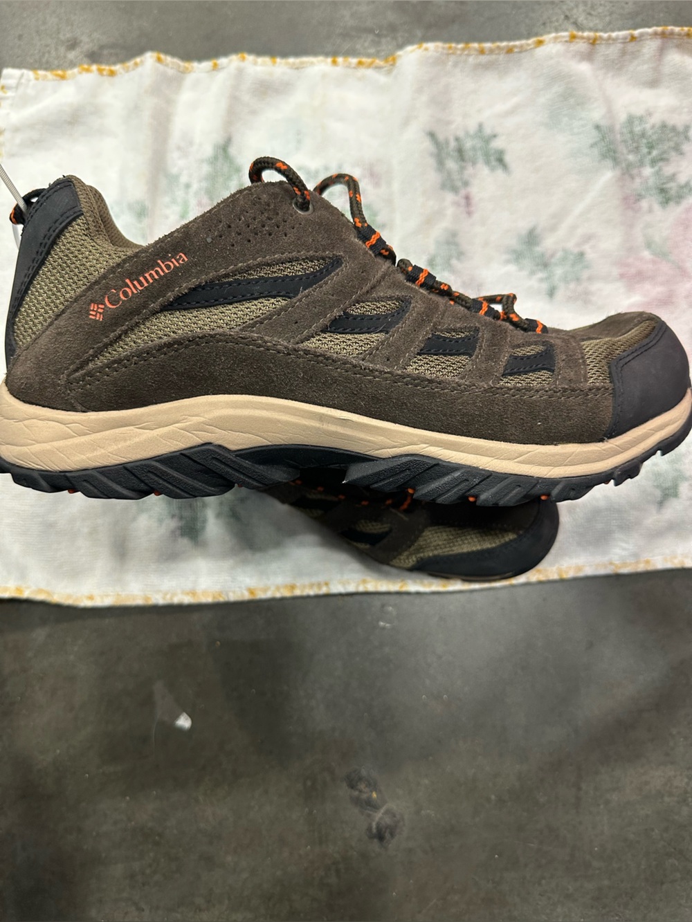 Columbia Men's Brown Suede Trail  hiking Shoe /boot with Orange Accents 9.5 w